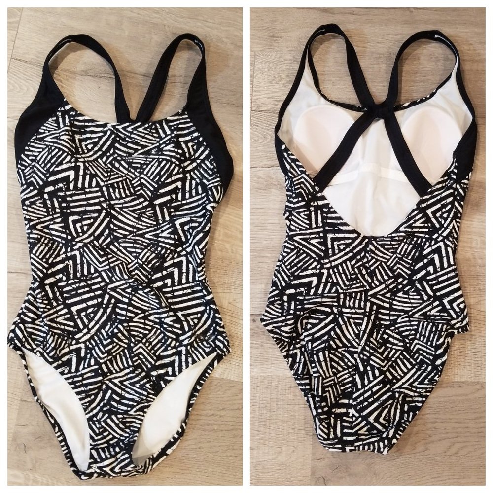 Speedo Swimsuit Ultra Back Size 10 - One Piece